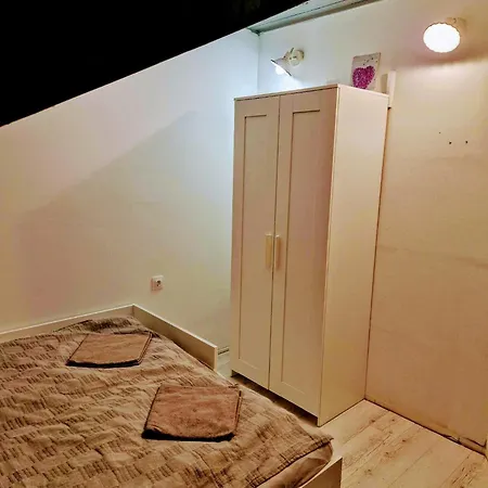Apartment C2 *